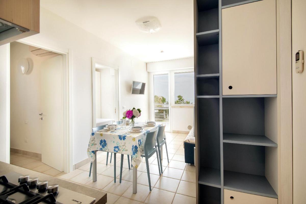 Residence Brezza Di Mare San Benedetto del Tronto Exteriör bild