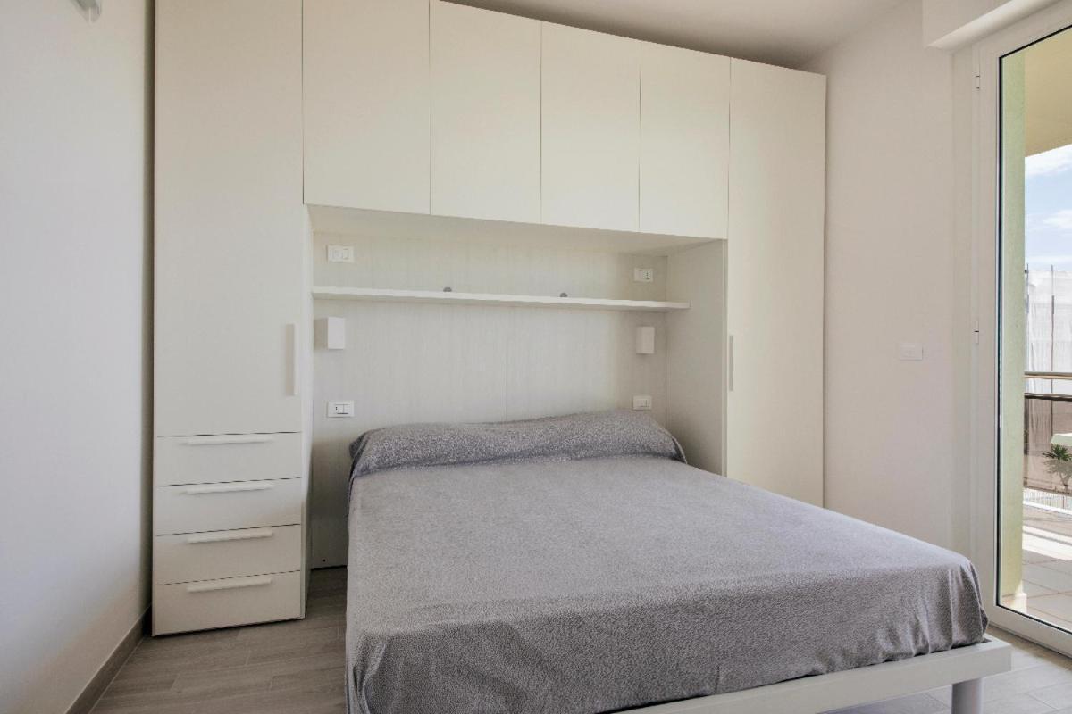 Residence Brezza Di Mare San Benedetto del Tronto Exteriör bild