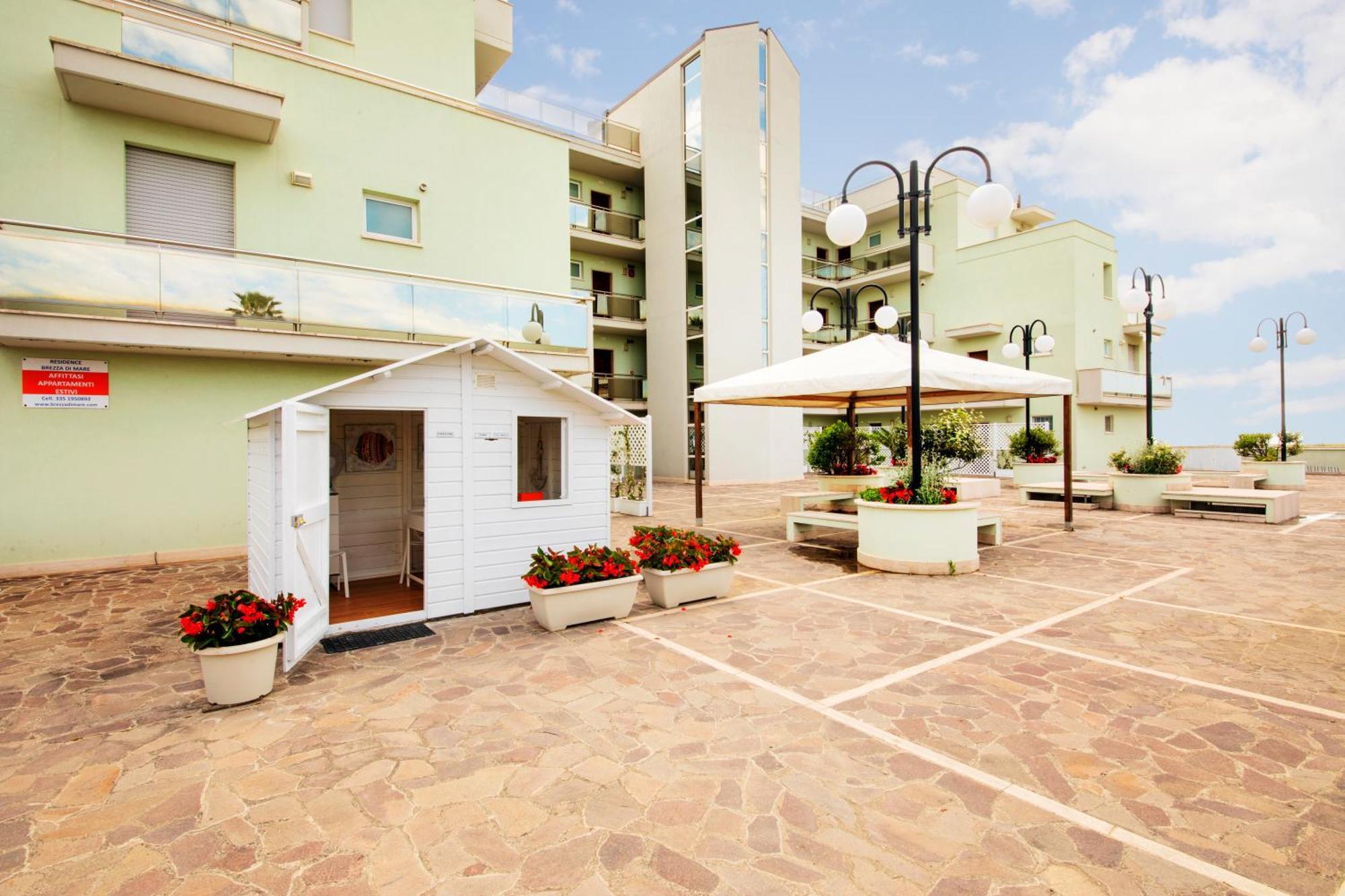 Residence Brezza Di Mare San Benedetto del Tronto Exteriör bild