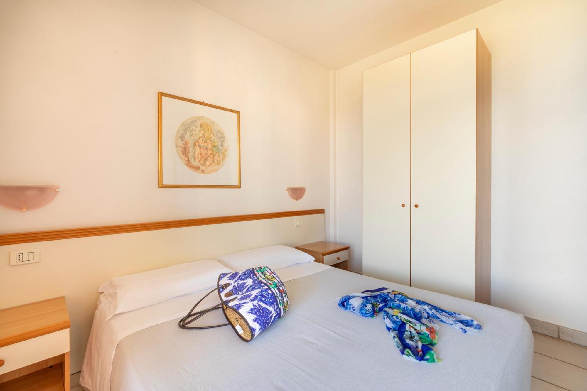 Residence Brezza Di Mare San Benedetto del Tronto Exteriör bild