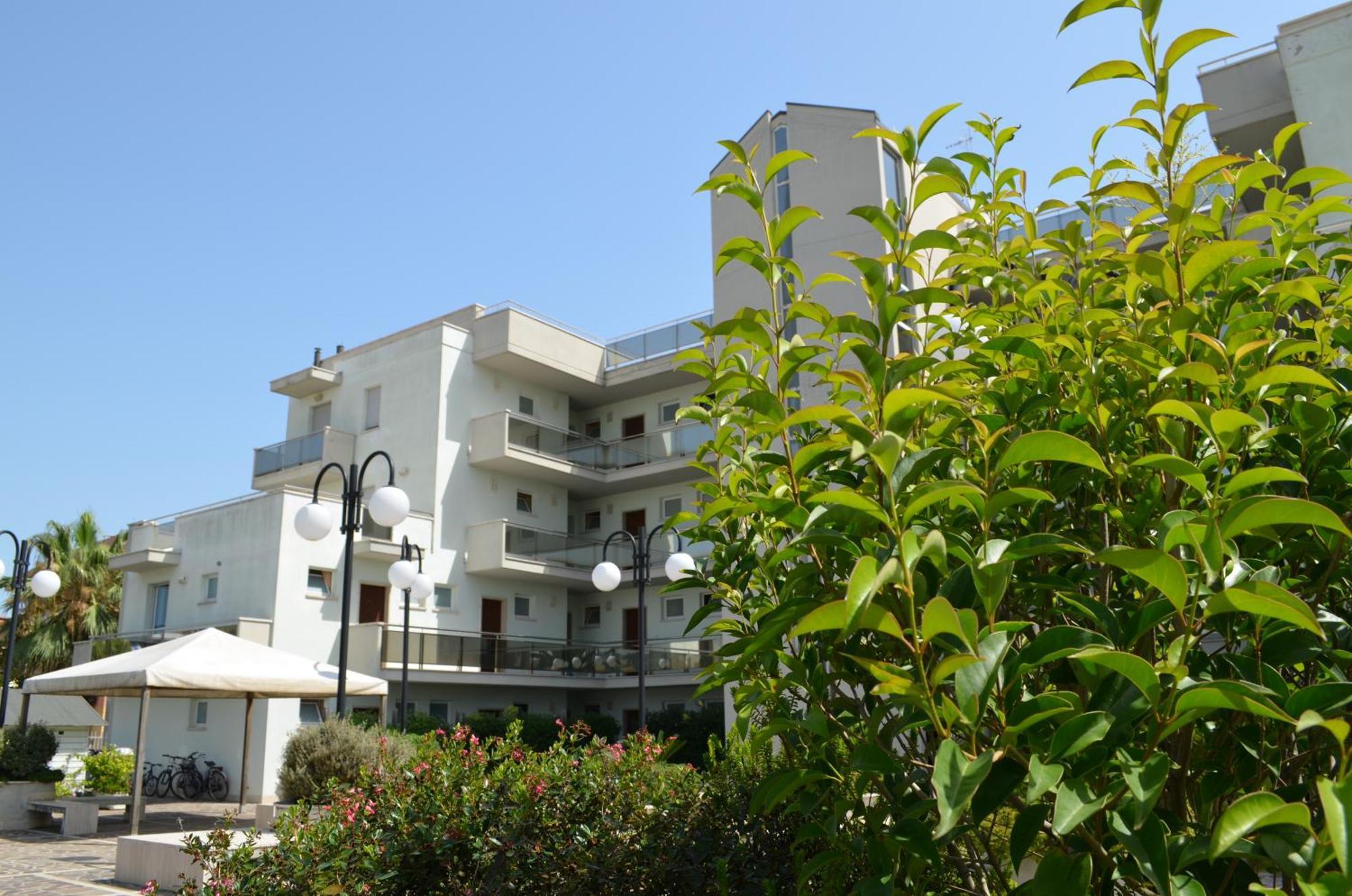 Residence Brezza Di Mare San Benedetto del Tronto Exteriör bild